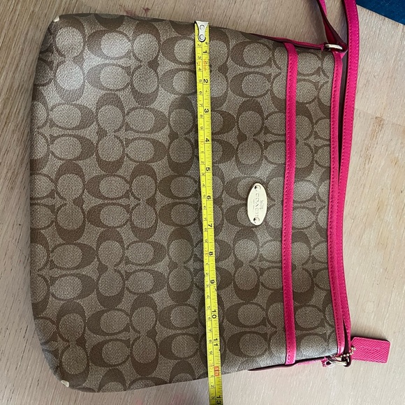 Coach monogram crossbody - Picture 13 of 13